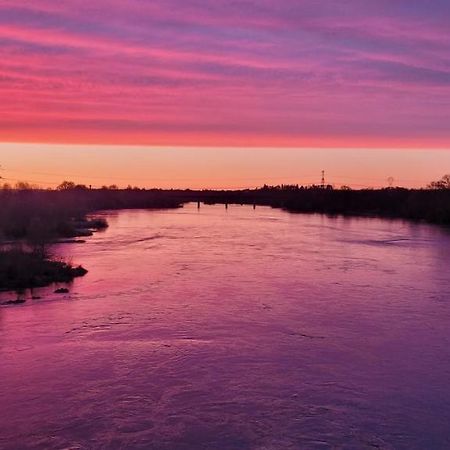 Sur Les Bords De Loire Apartment Montlouis-sur-Loire Luaran gambar
